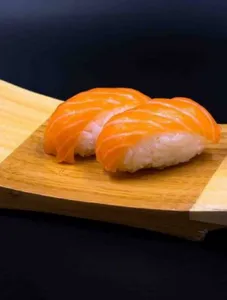 Nigiri Sushi Saumon