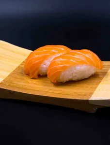 Nigiri sushi Saumon